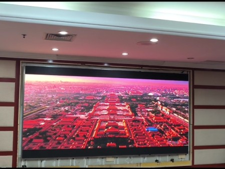 咸寧省公路局6樓室內(nèi)全彩P1.86安裝完成  尺寸：3.52X1.76 像素點：1892X946